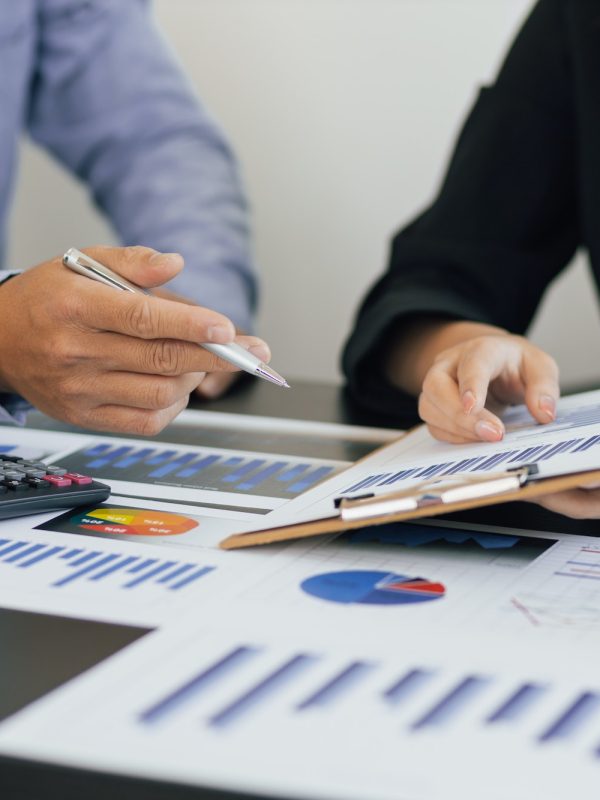 business-consultant-and-financial-planning-business-financial-planning-analysis-consulting-concept-.jpg